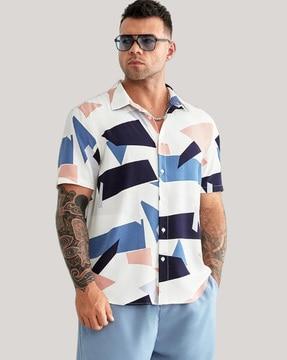 printed shirt with curved hem