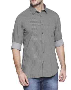 printed shirt with patch pocket