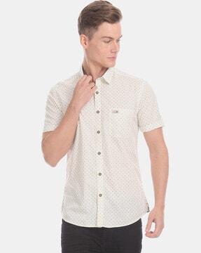 printed shirt with patch pocket