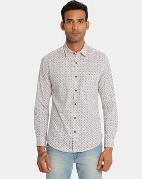 printed shirt with patch pocket