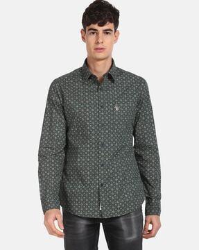 printed shirt with patch pocket