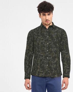 printed shirt with patch pocket