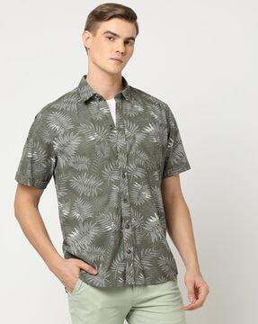 printed shirt with patch pocket