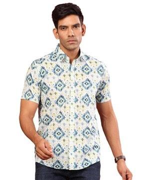 printed shirt with spread collar