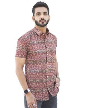 printed shirt with spread collar