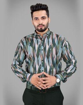 printed shirt with spread collar