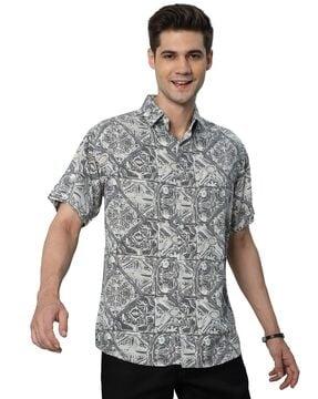 printed shirt with spread collar