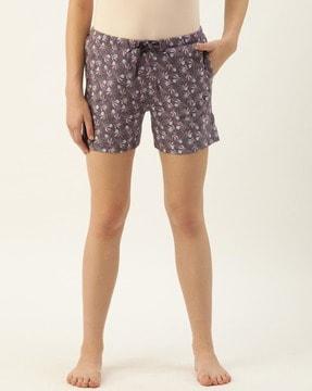 printed shorts with drawstring waistline