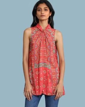 printed sleeveless top with knot neckline