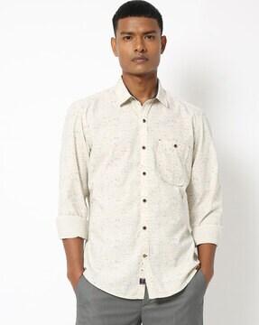 printed slim fit shirt with patch pocket