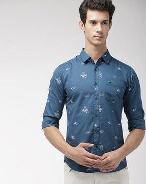 printed slim fit shirt with patch pocket