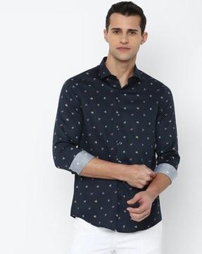 printed slim fit shirt with patch pocket