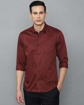 printed slim fit shirt with patch pocket