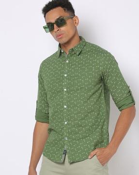 printed slim fit shirt with patch pocket