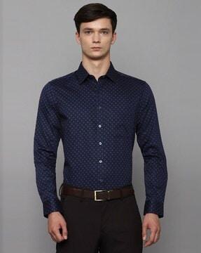 printed slim fit shirt with patch pocket