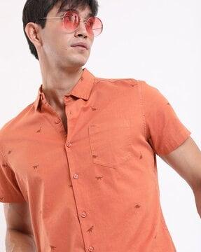 printed slim fit shirt with patch pocket