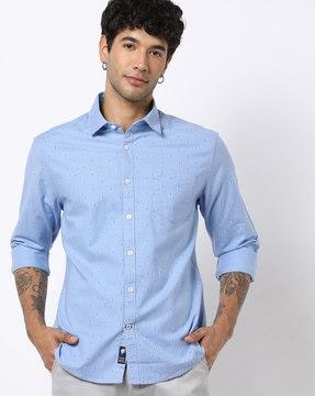 printed slim fit shirt with patch pocket