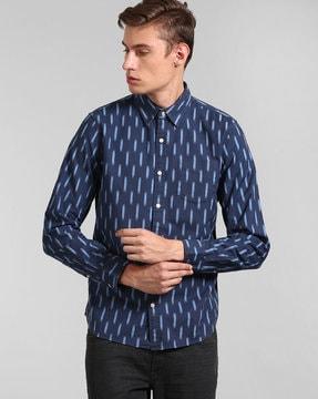 printed slim fit shirt with patch pocket