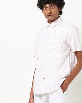 printed slim fit shirt with patch pocket