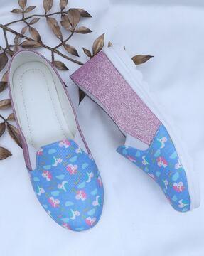 printed slip-on shoes