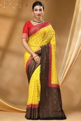 printed soft silk regular fit women's saree - gold