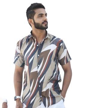 printed spread-collar shirt