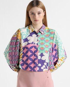 printed spread-collar shirt