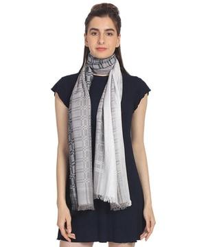 printed stole with frayed hem