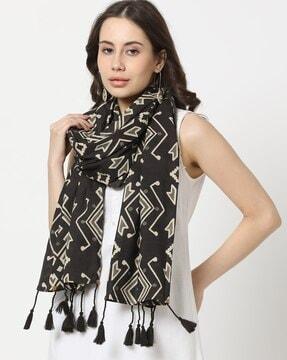 printed stole with tassel details