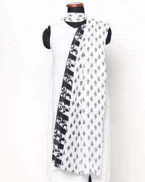 printed stole with tassels