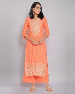 printed straight kurta with notched neckline