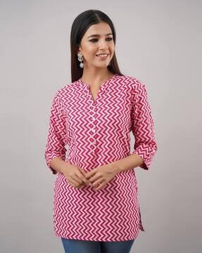 printed straight kurti with roll-up tabs