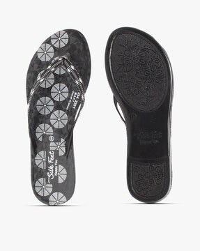 printed thong-strap flat sandals