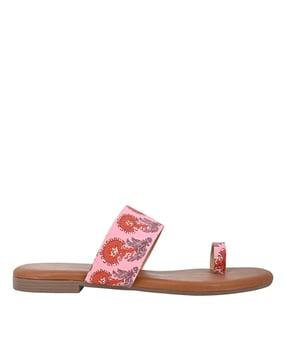 printed toe-ring sandals