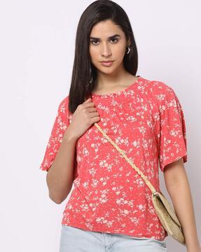 printed top with flared sleeves