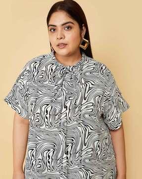 printed top with neck tie-up