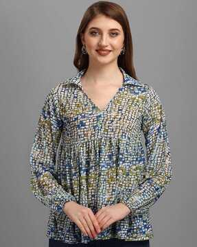 printed top with puffed sleeves