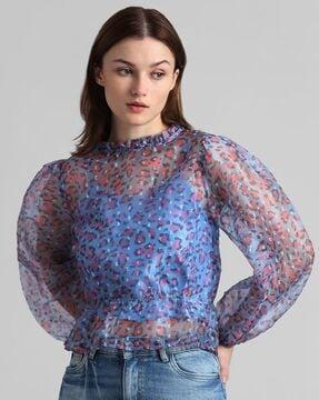 printed top with puffed sleeves