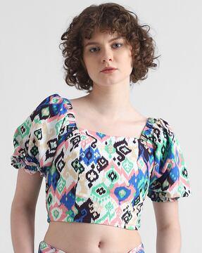 printed top with short sleeves