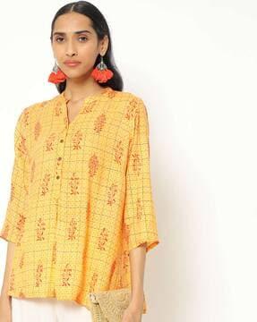 printed tunic with notched band collar