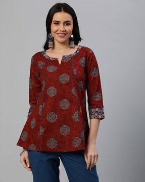 printed tunic with notched neckline