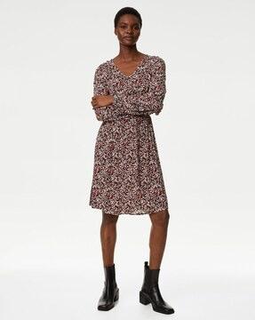 printed v-neck shift dress