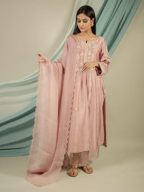 priya chaudhary dust pink leela embroidery chanderi silk kurta with pant and organza dupatta