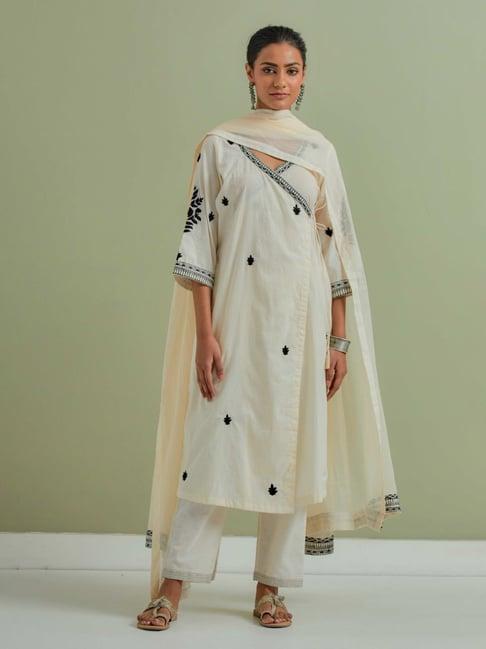 priya chaudhary off-white lara embroidered cotton kurta with pants