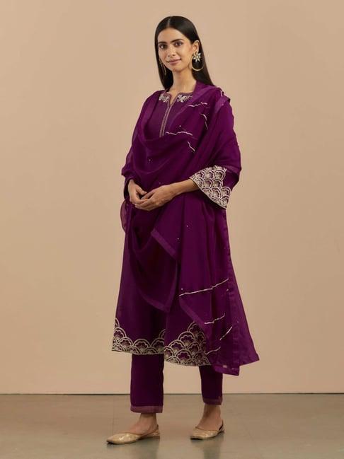 priya chaudhary purple preet embroidered chanderi silk kurta with silk pants and tissue organza dupatta