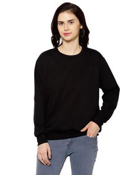 pullover crew-neck sweatshirt