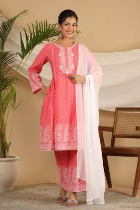 pure cotton coral ethnic motif printed panelled kurta with palazzo set with thread embroidery (3-pcs) - coral