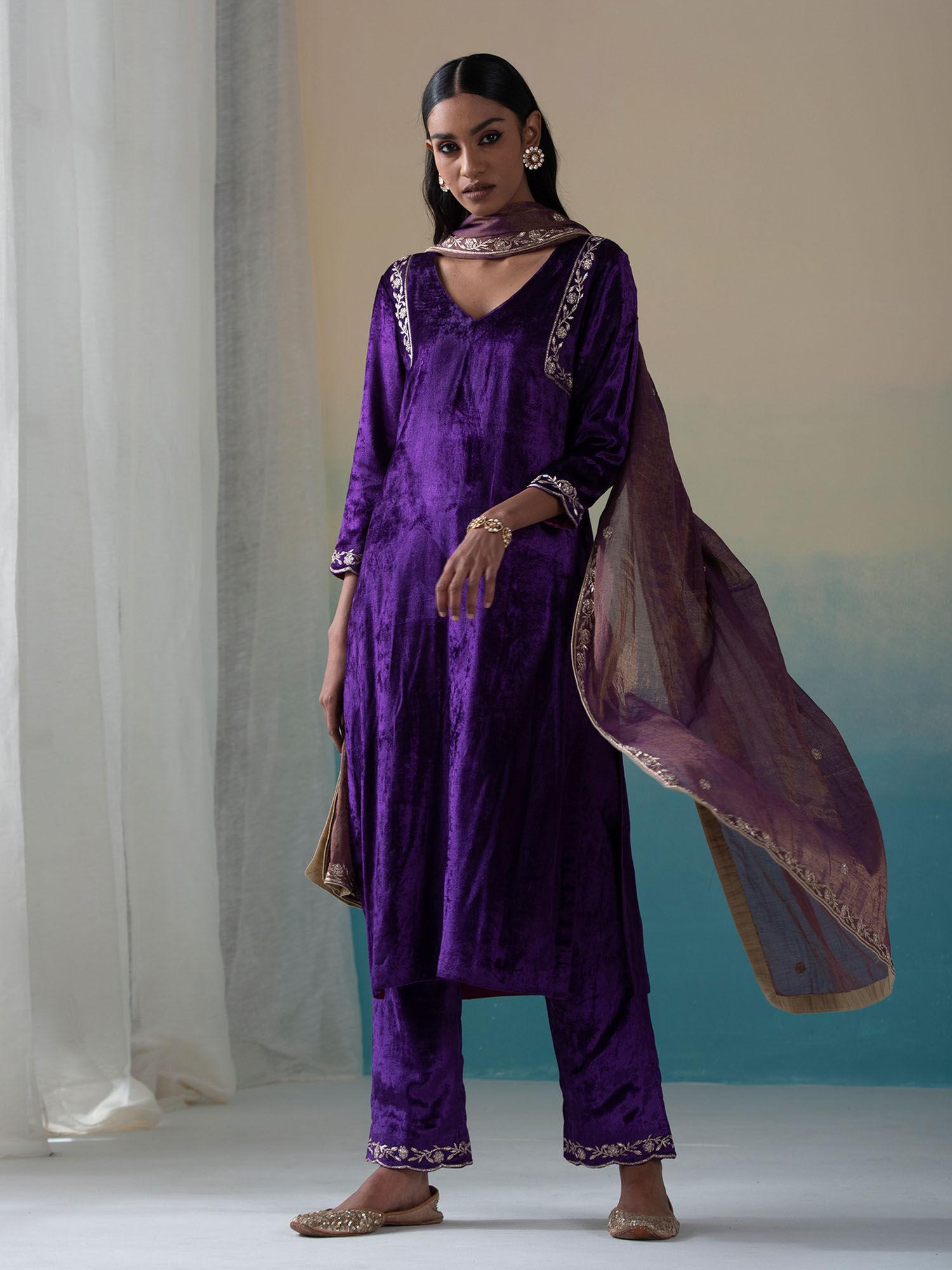 purple pure velvet zardozi kurta with farshi pants and tissue dupatta (set of 3)