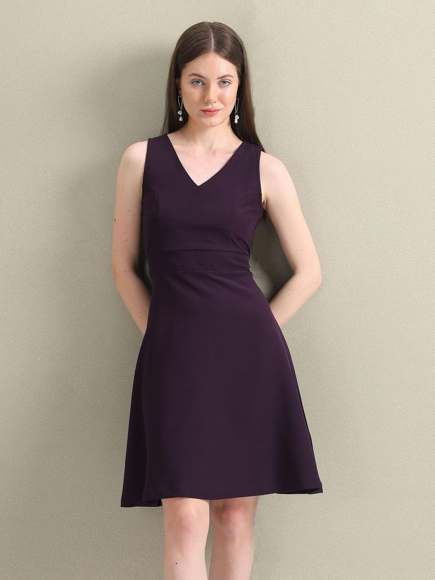 purple sleeveless v-neck dress