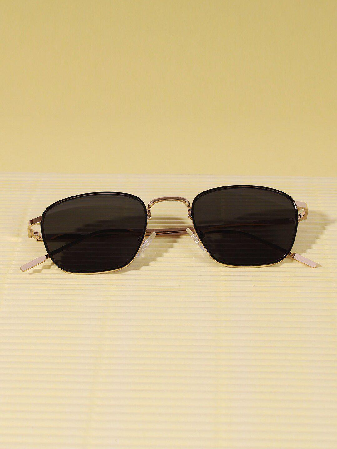 quirky unisex black lens & gold-toned square wayfarer sunglasses with uv protected lens